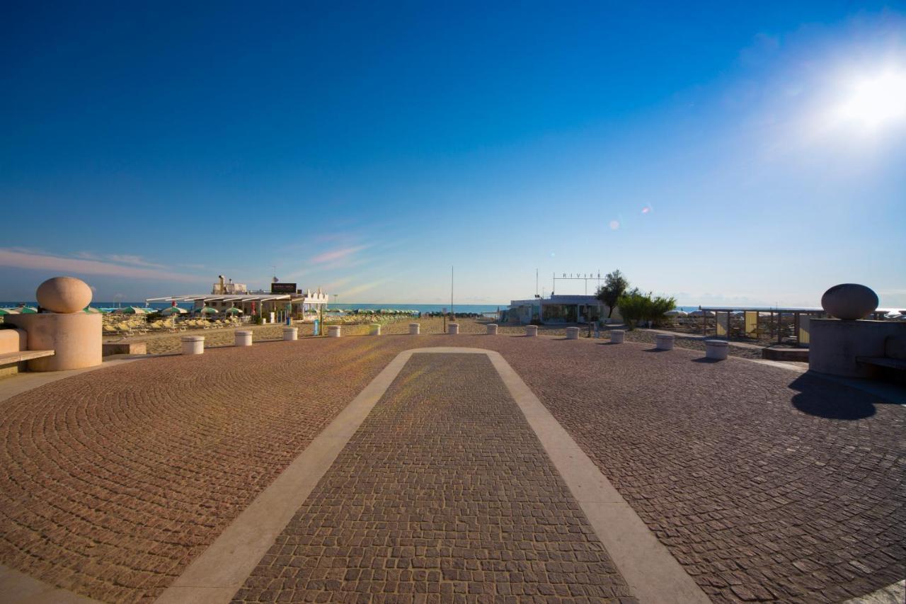Hotel Baltic Misano Adriatico Zewnętrze zdjęcie