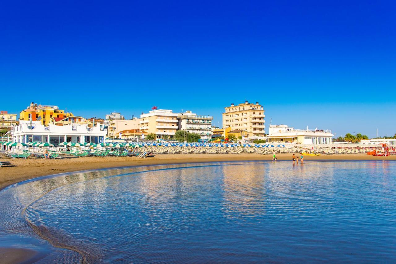 Hotel Baltic Misano Adriatico Zewnętrze zdjęcie