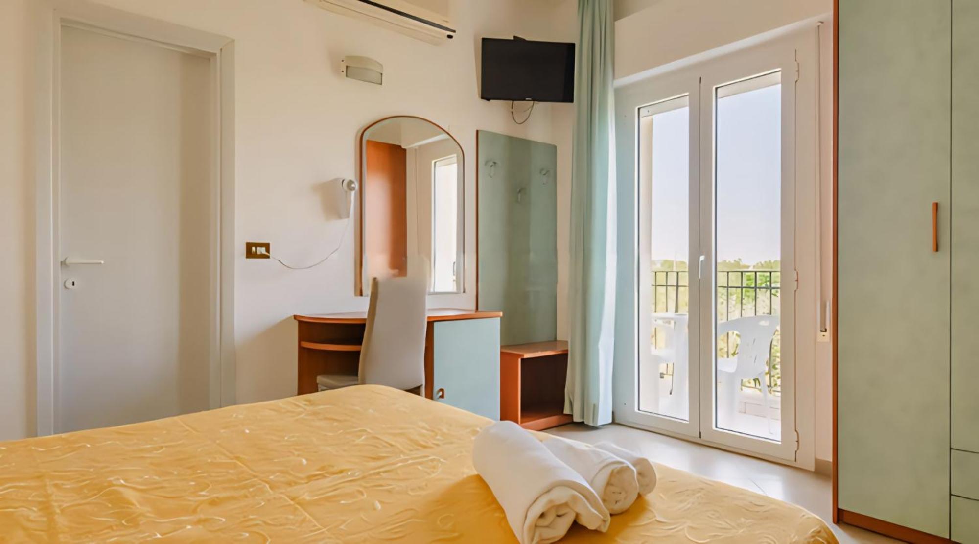Hotel Baltic Misano Adriatico Zewnętrze zdjęcie