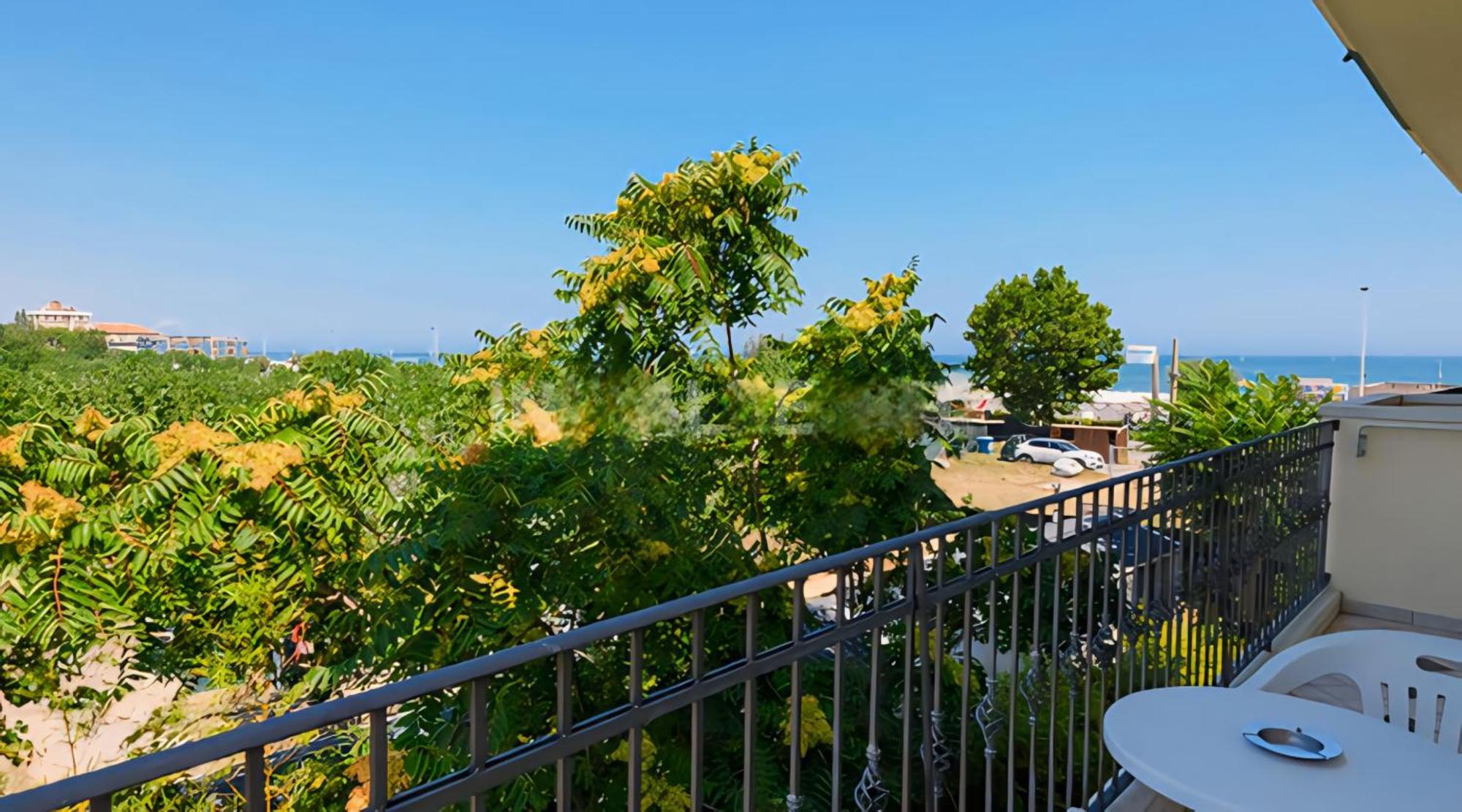 Hotel Baltic Misano Adriatico Zewnętrze zdjęcie